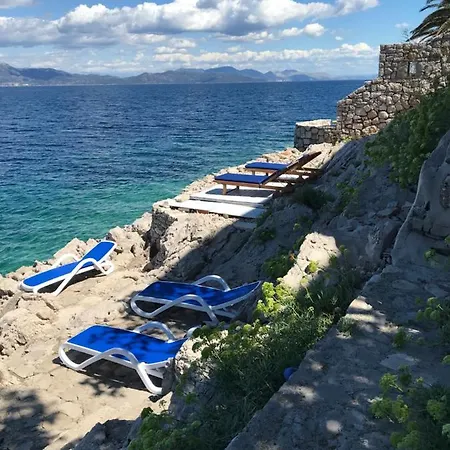 Seafront Vacation 
