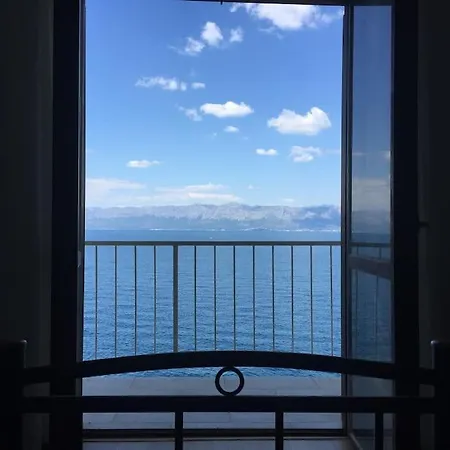 Seafront Vacation 